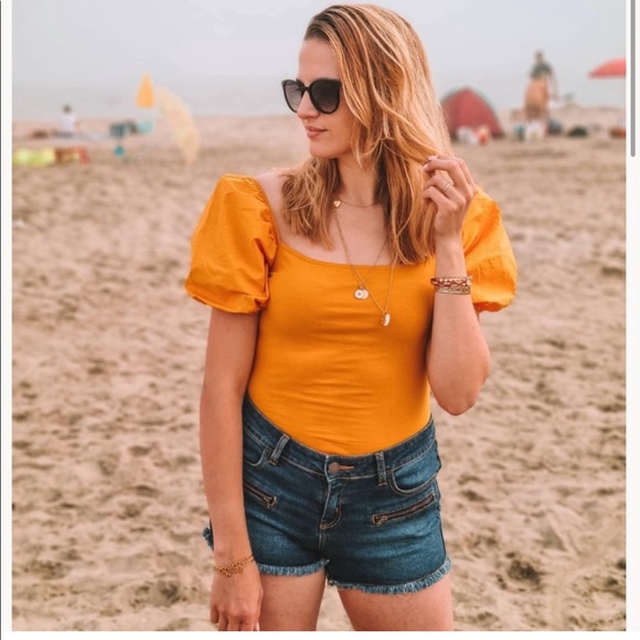 H&M Puff Sleeve Top - Picture 2 of 4